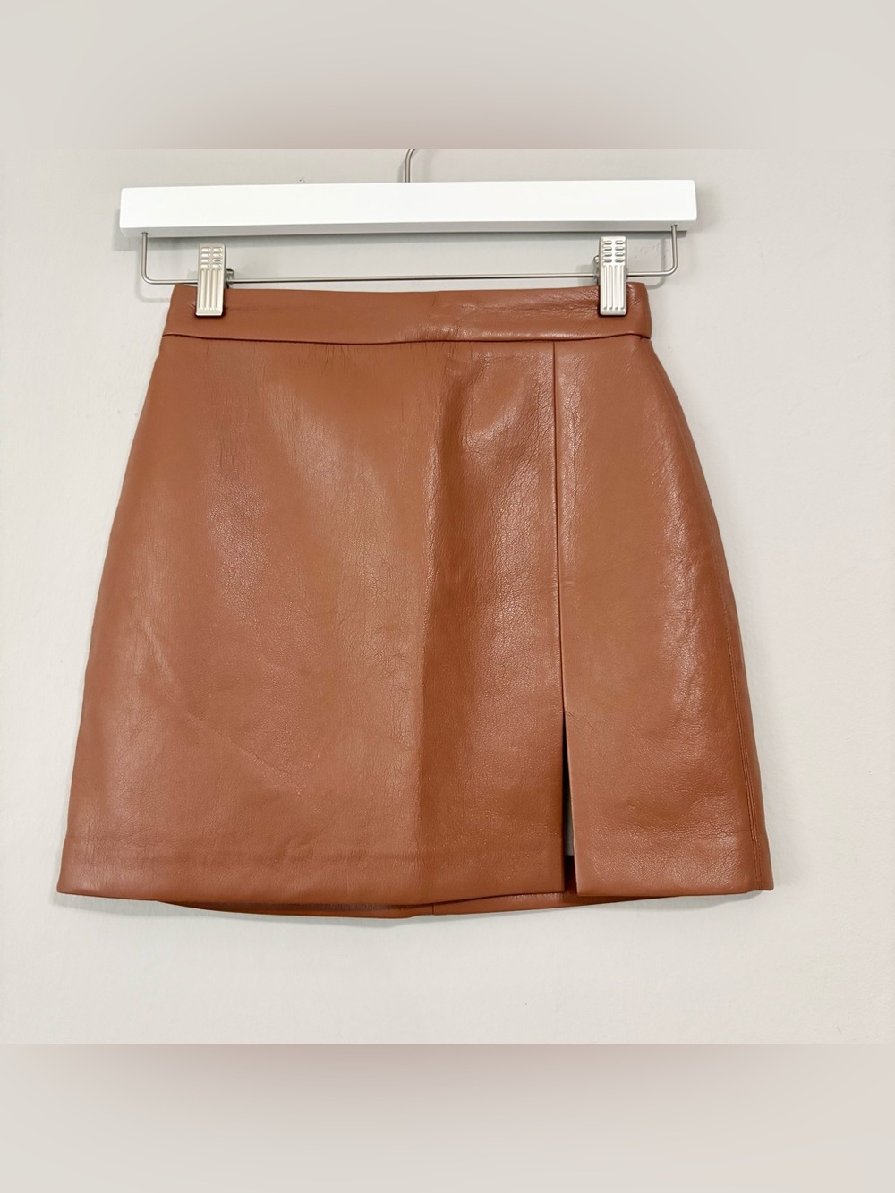 NEW Aritzia Wilfred Faux Leather Brown Mini Skirt